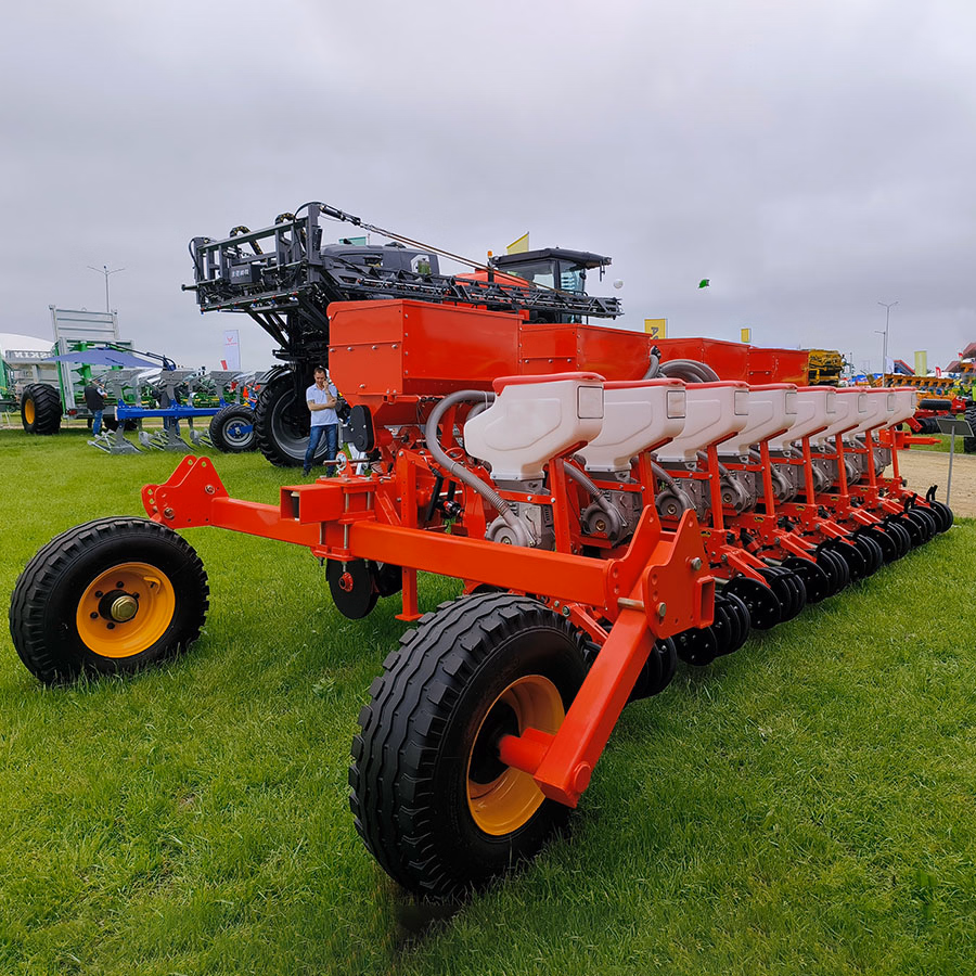 Powerful Corn and Soybean Seeder with 132.3 Kw Support