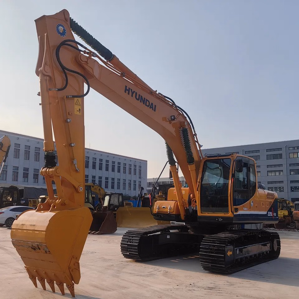 Hyundai 220LC Heavy Excavator 20ton Used Excavator Machine 305LC 335LC Digging Machinery on Sell
