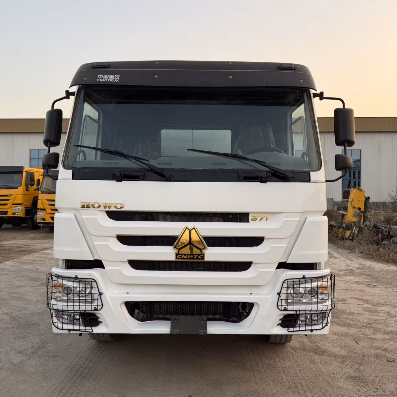 Heavy Duty Large Volume LPG LNG HOWO Stainless Steel Aluminum Alloy Corrosion Resistant Tank Body Tanker Liquid Chemical Oil Fuel Tank Truck
