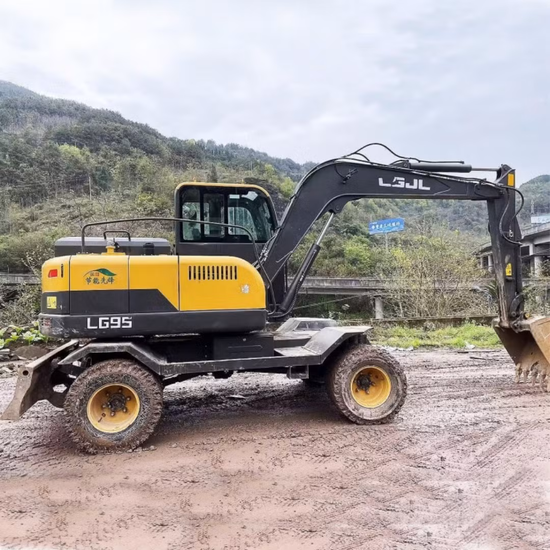 Affordable Used Small Wheel Excavator Sdlg LG95 Model