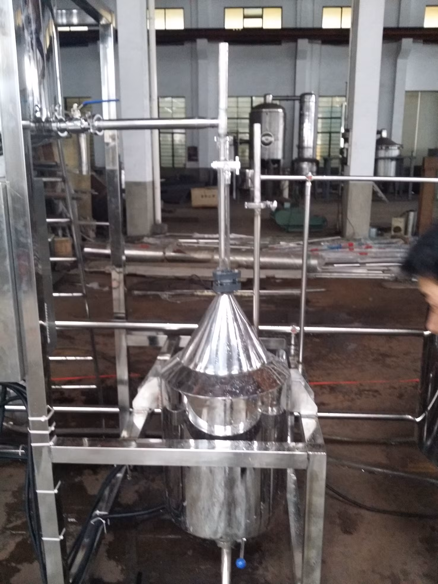 Holly Essential Oil Distillers for Sale