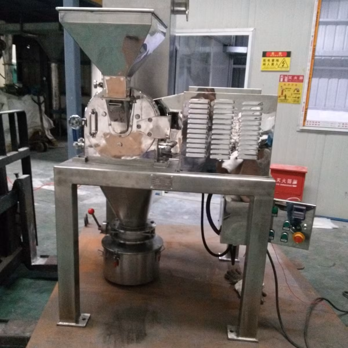 Custom Heavy Duty High Efficiency Diverseuse Plastic Pulverizing Machinery for Industrial Use