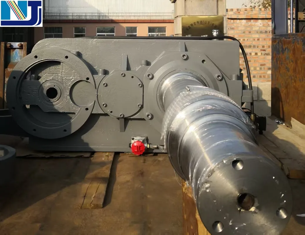Locomotive Gearbox with 200 k. Nm High Load Capacity, Extreme Reliability & Safety, and 98% Transmission Efficiency for Railway Vehicles