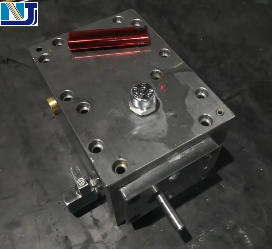 Twin Screw Extruder Gearbox with 10-1000 RPM Output Speed, High Torque Output, and High Precision Transmission for Industrial Applications