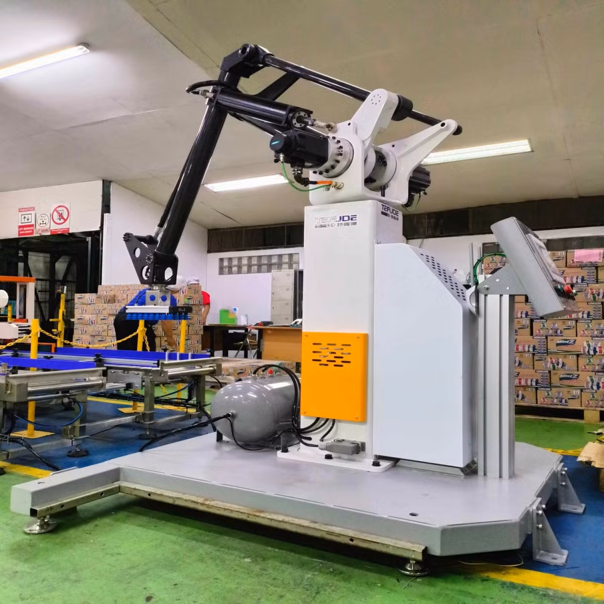 Electric Automotive Easy Integration Palletizing Robot for Beverage Industry