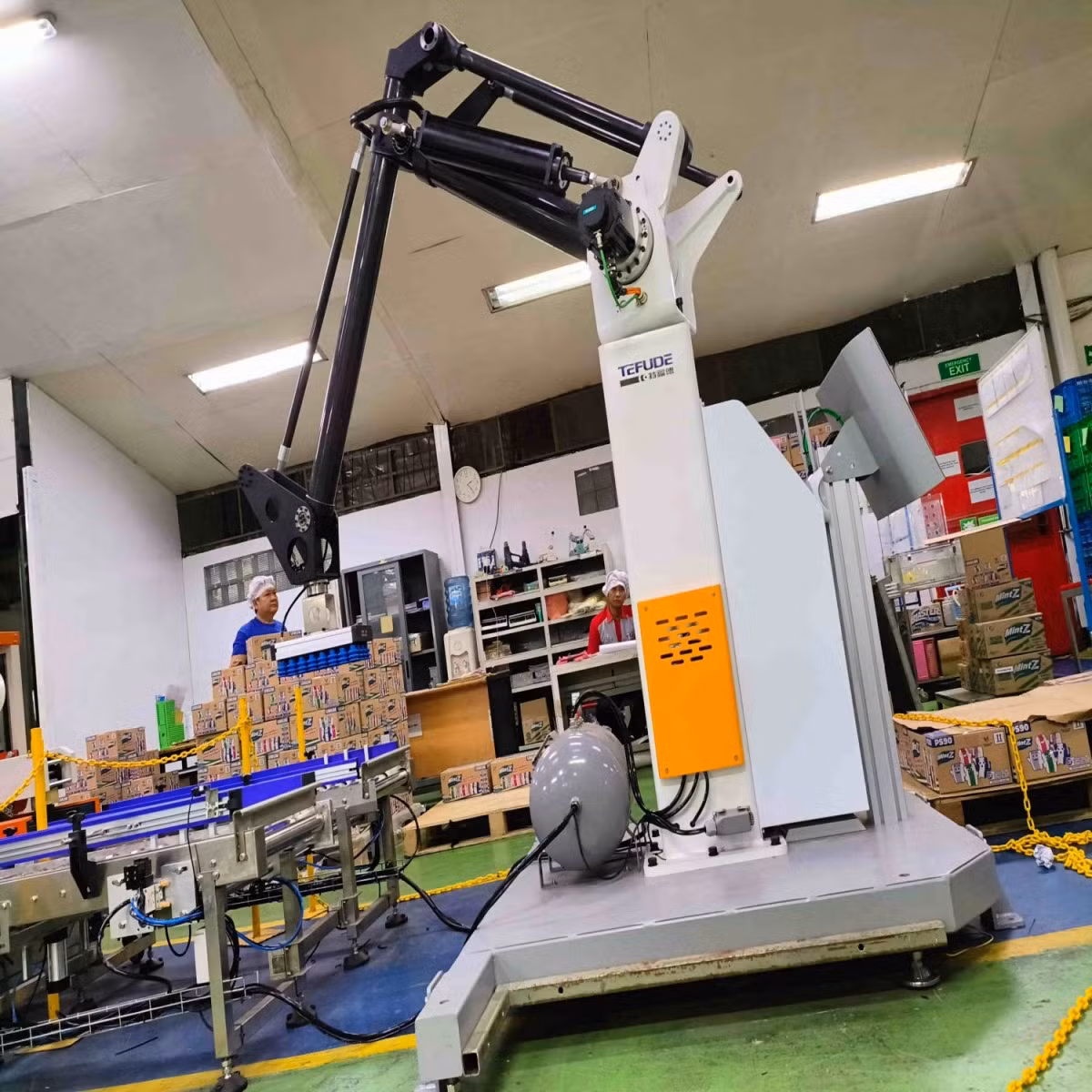 New Low Noise Sustainable Industrial Palletizing Robot with Ultrasonic Sensors