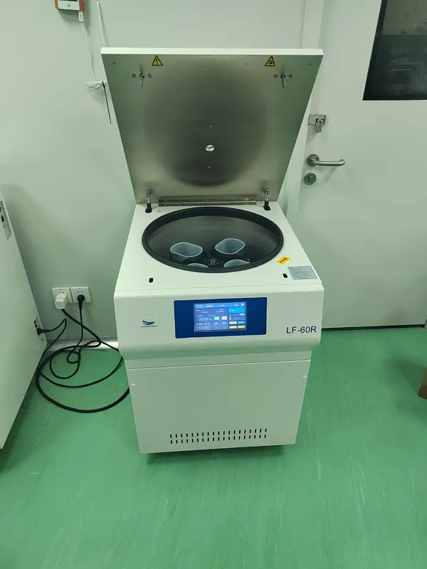Floor REFRIGERATED CENTRIFUGE Horizontal Rotor 1,200 ml Blood Bag