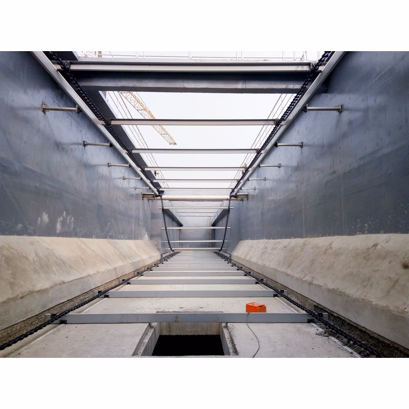 Non-Metallic Scraper for Effective Sludge Management in Tanks